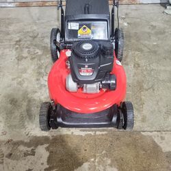 Yard Machines Lawnmower 