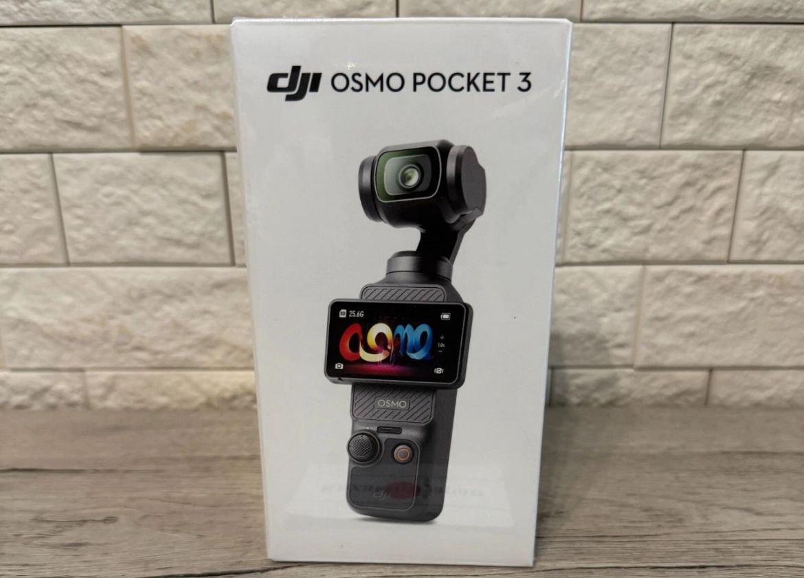 DJI Osmo pocket 3 4k handheld camera with rotatable touchscreen