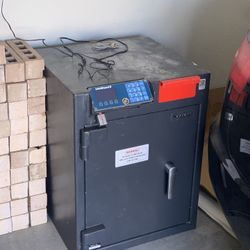 $150.00 AMSEC Store Cash Management Safe Deposit Right Swing With Safe Wizard II