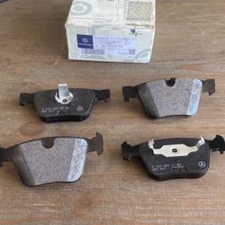 Brand New Rear Brake Pads Genuine Mercedes C216/W221| W251