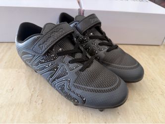 Boys Black Soccer Cleats Shoes Size 4 Lace Free