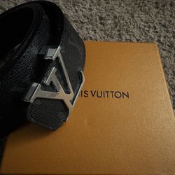Louis Vuitton LV Initials 35-37
