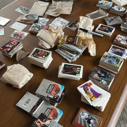 LOT OF SPORTS CARDS (MORE THEN IN PHOTO)