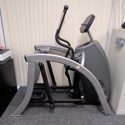 Elliptical with arm bars - Cybex (FREE!)