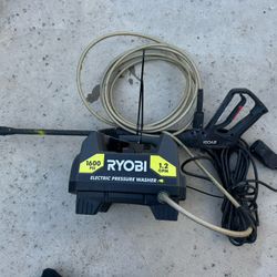 Ryobi 1,600-PSI 1.2-GPM Electric Pressure Washer (Model RY141612)