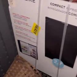 2.7 Cubic Ft Mini Fridge And Freezer