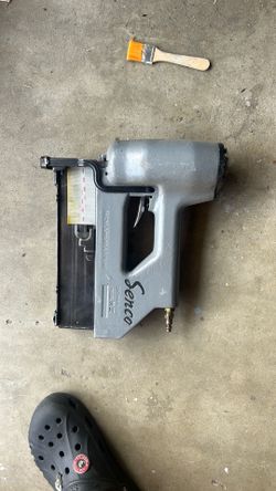 Multiple nail guns