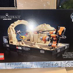 LEGO Star Wars Mos Espa Podrace Diorama Build and Display Set 75380