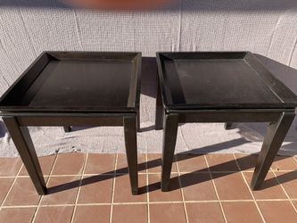 Center table and two end tables perfect condition Were used in a staging company