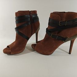 Gianni Bini Brown Suede Boots In Size 9