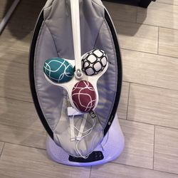 4 Moms Motion Baby Swing 