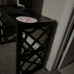 Black Desk 