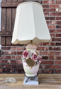    Vintage Antique Porcelain Floral Lamp