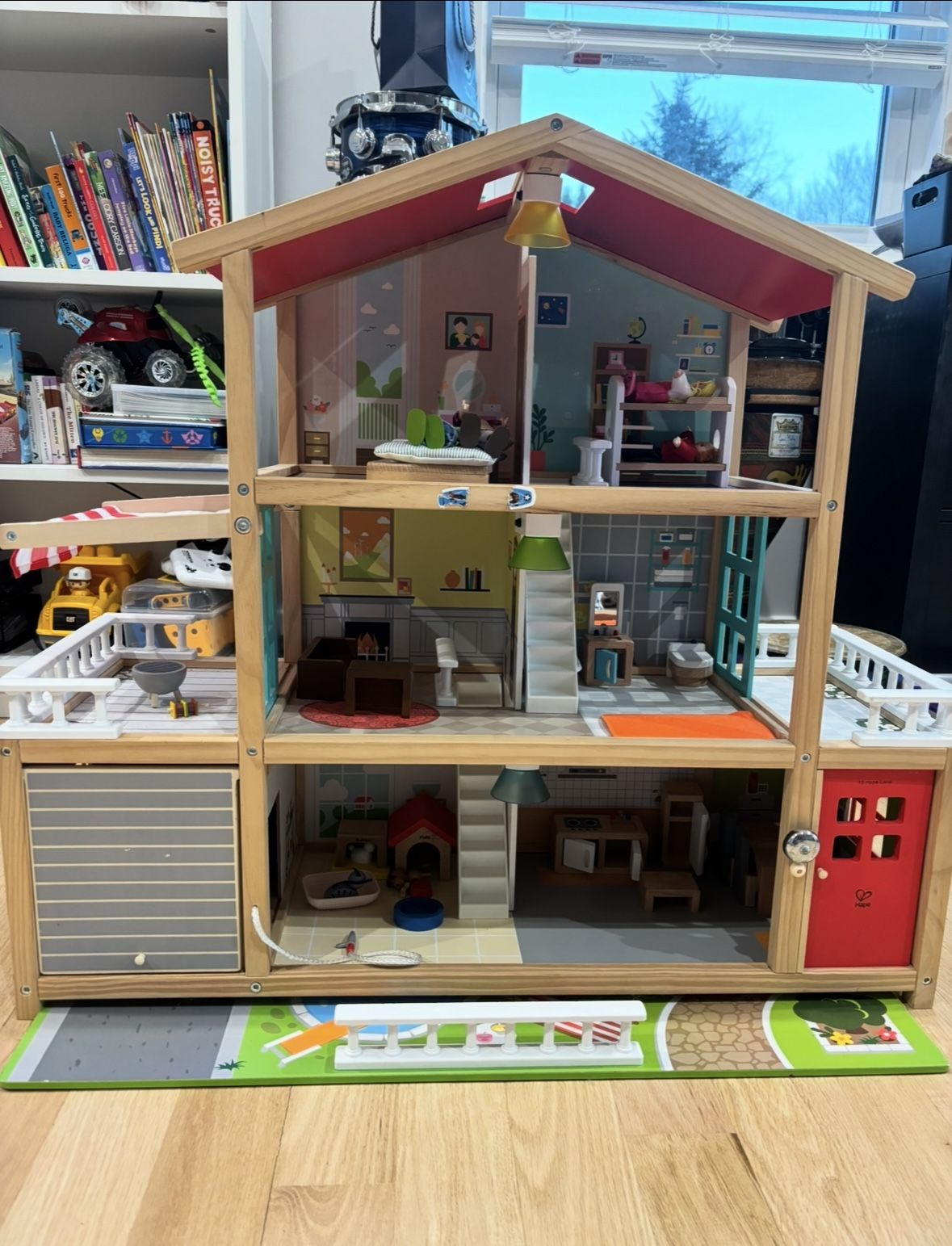 Hape Doll Family Mansion