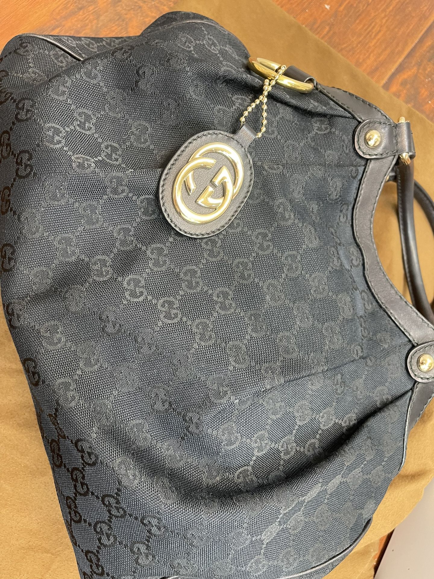 Authentic Louis Vuitton Wallet for Sale in Lake View Terrace, CA - OfferUp