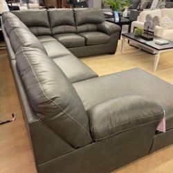 ASHLEY OVERSİZED SECTİONAL SOFA COUCH WİTH İNTEREST FREE PAYMENT OPTİONS 