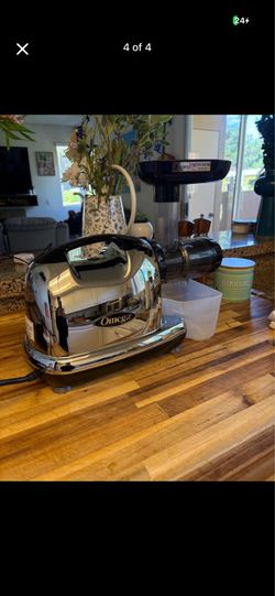 Omega Juicer