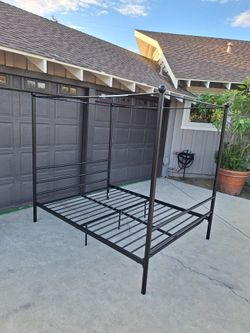 Queen size Bed
