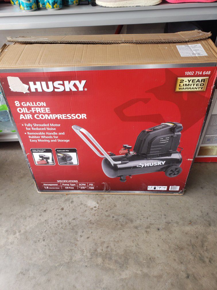 Brand New In The Box Husky 8 Gallon Oil-free Air Compressor