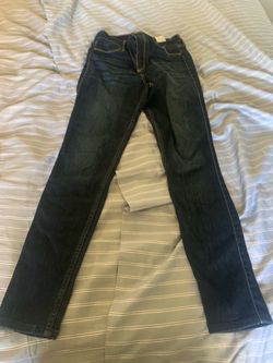 8  women jeans and 2  women jean shorts make an offer