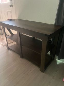 Solid table  45L 19w 26H