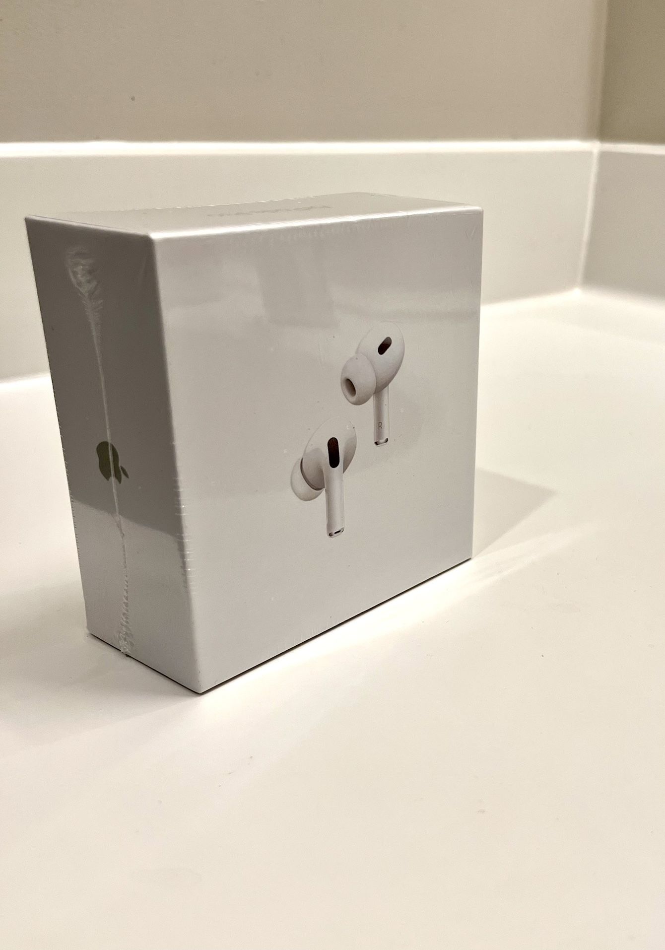 Apple Wireless Headphones (Generation 2) (MagSafe With Charger)