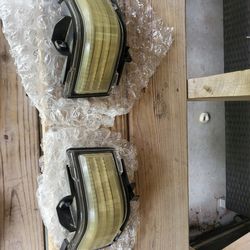 2017-2026 side marker lights.