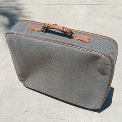 Vintage Ricardo Beverly Hills Suitcase 28 In X 23 In Nice!