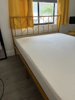 QUEEN Gold Metal Bed Frame with Headboard