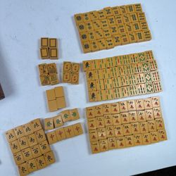 RARE 1940s Chinese Mahjong Mah Jongg Yellow Butterscotch Bakelite Set 148 Pieces