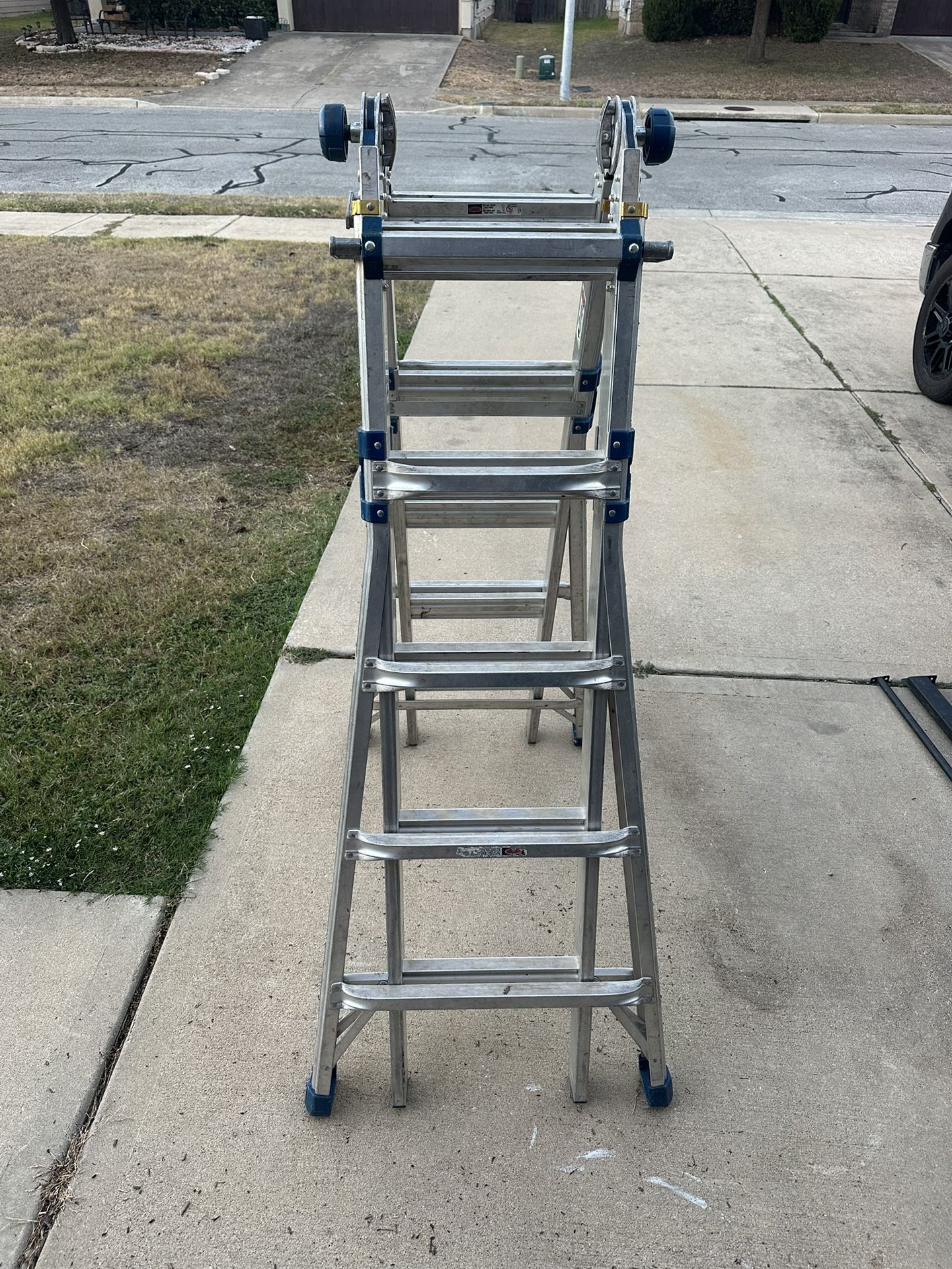 21ft Heavy Duty Ladder