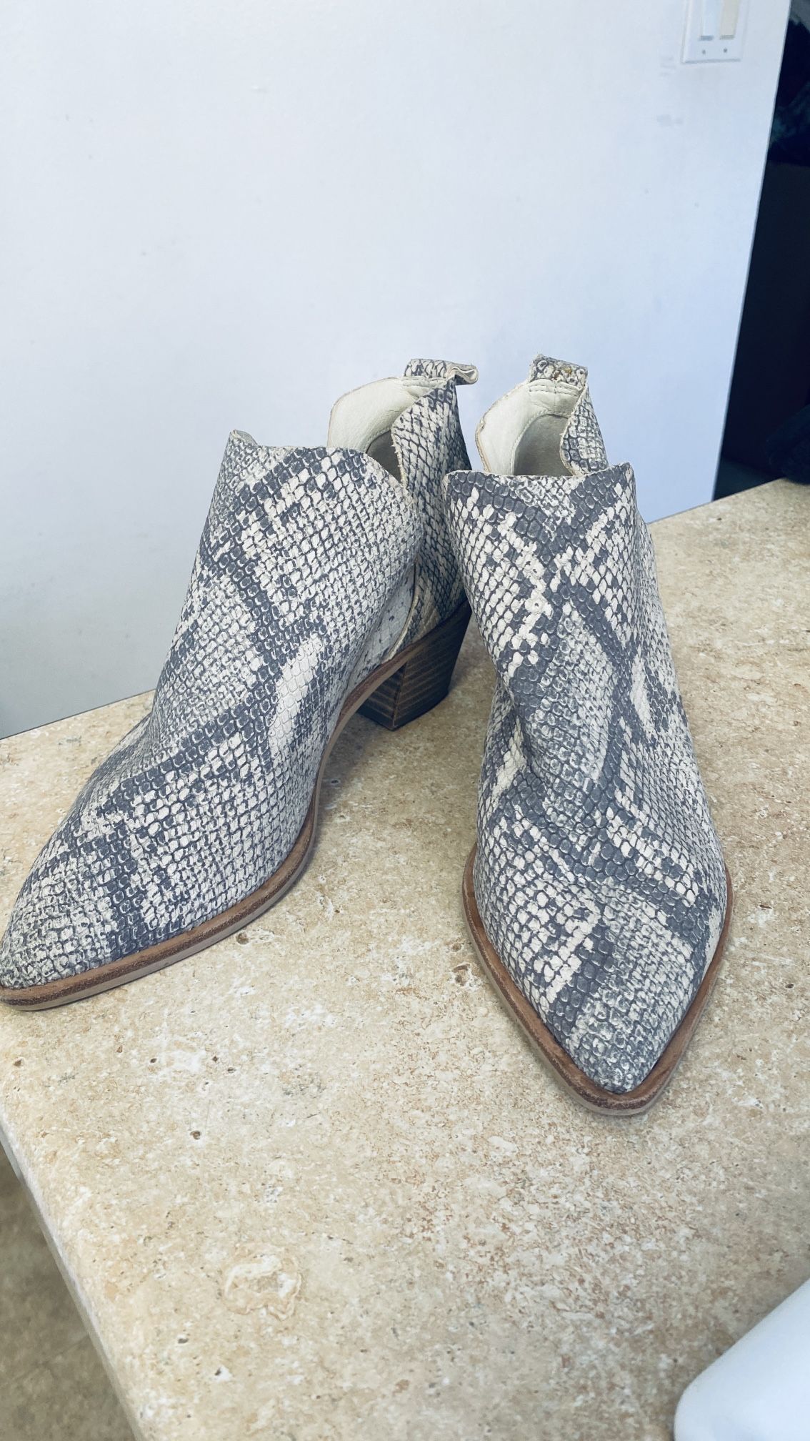 Dolce Vita Pointed Toe Booties