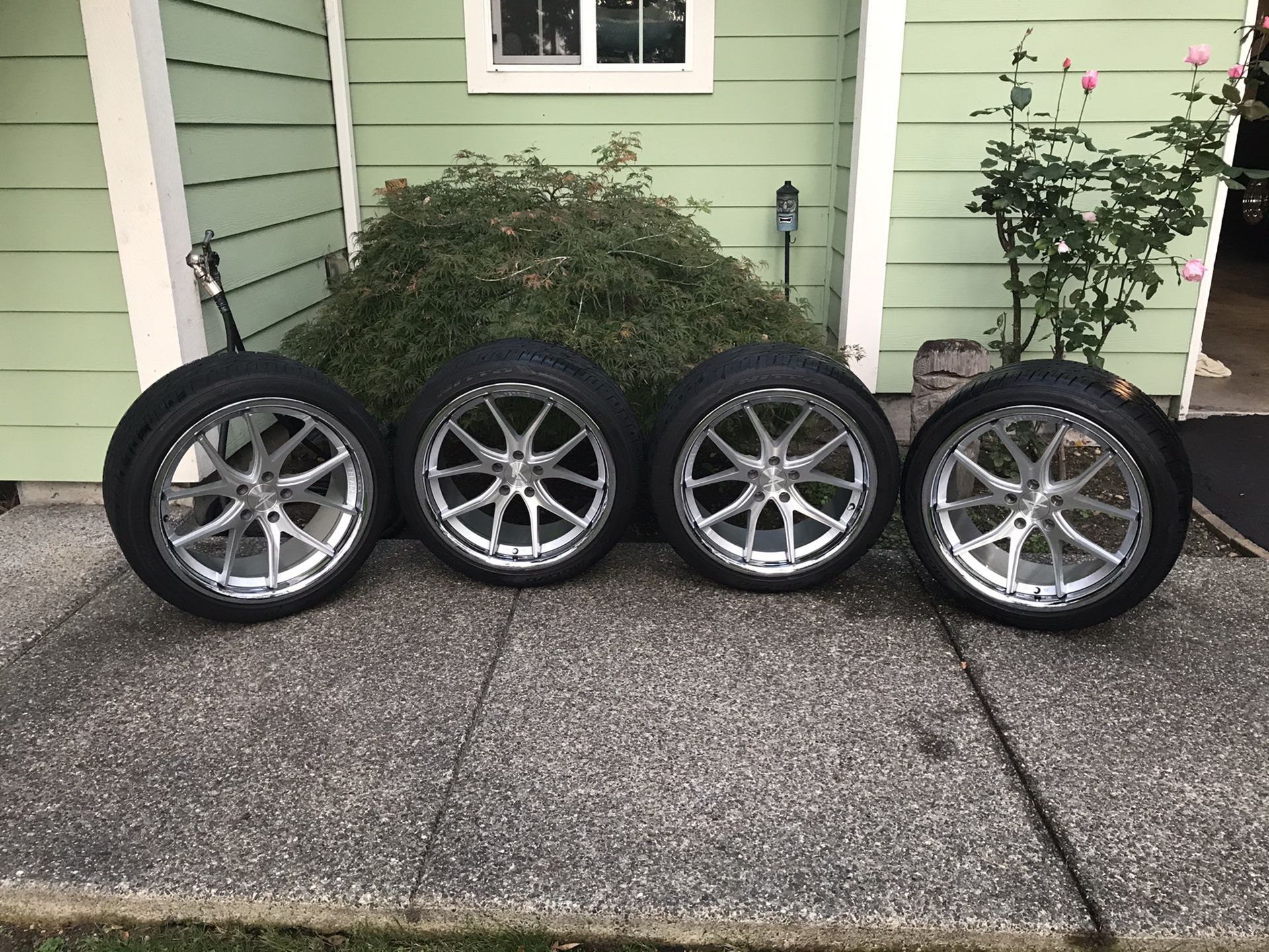 19 “x 9.5” Ferrada FR2 Wheels and Tires