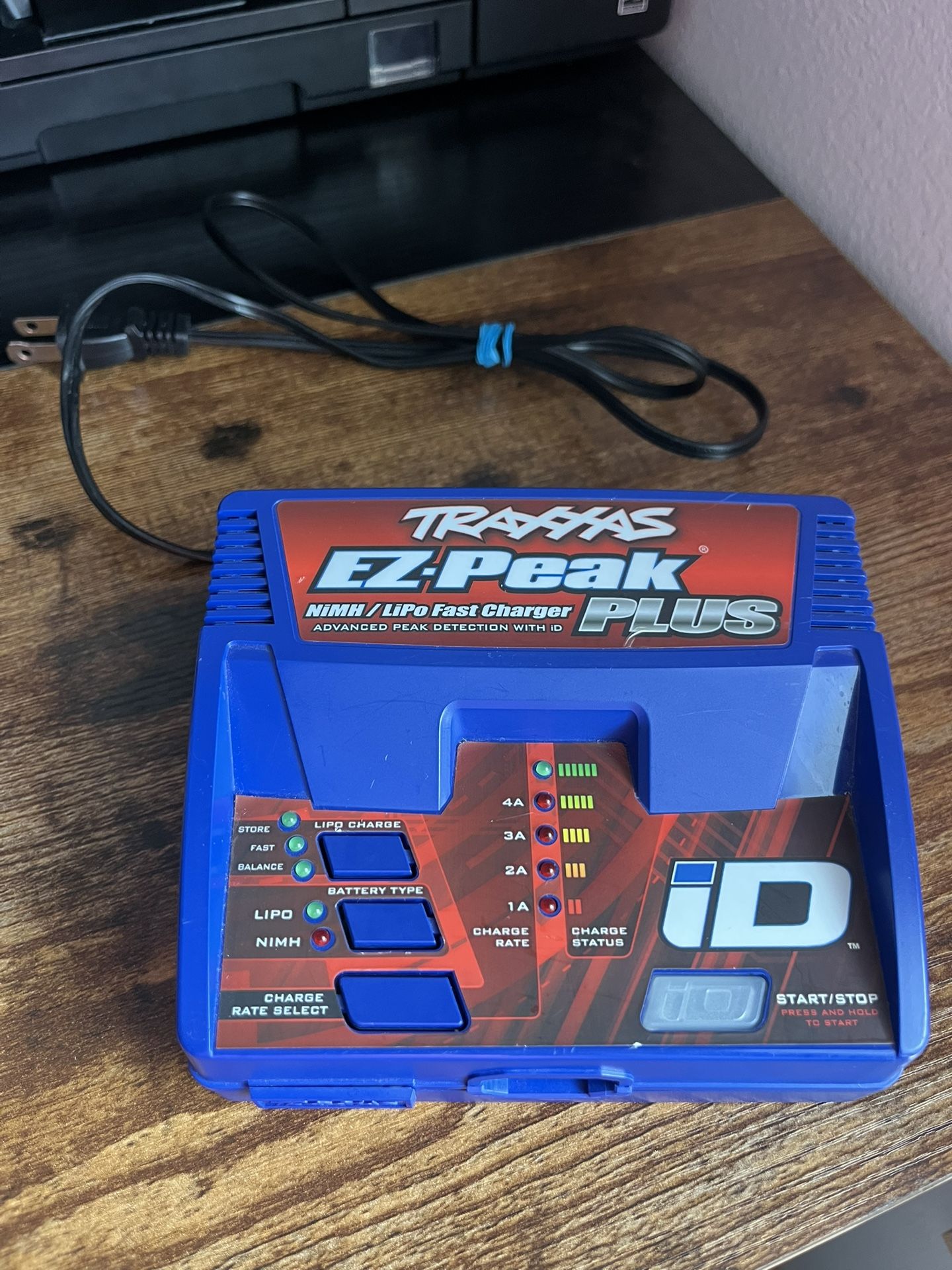 Traxxas EZ-Peak Plus iD NiMH/LiPo Fast Charger