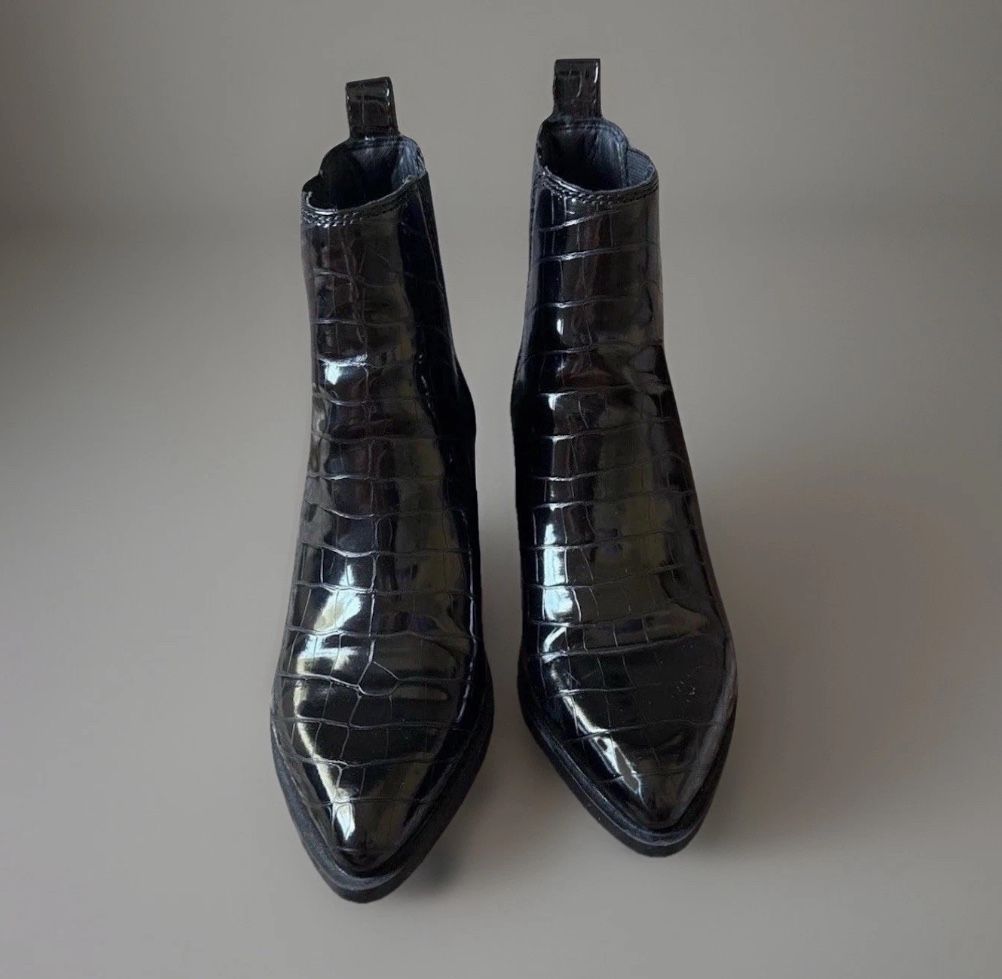 Steve Madden Audience Black Croc Embossed Ankle Boots Women's 7 Pointed Toe