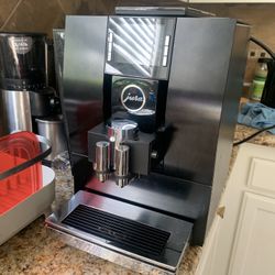 Jura Espresso Maker Built In Grinder 