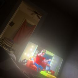 65in Tv With Mount/built In Speaker