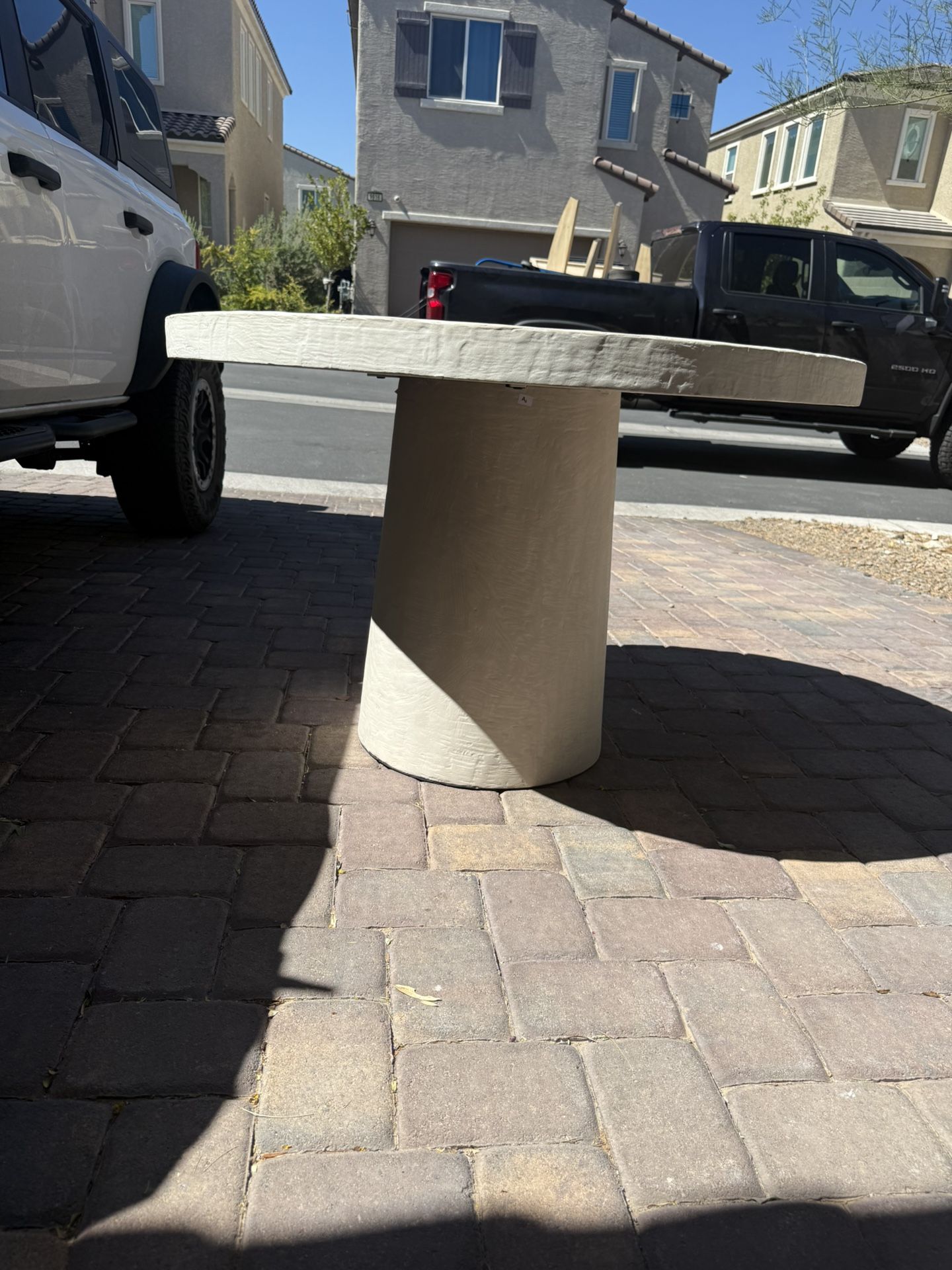 Round Dining Table 