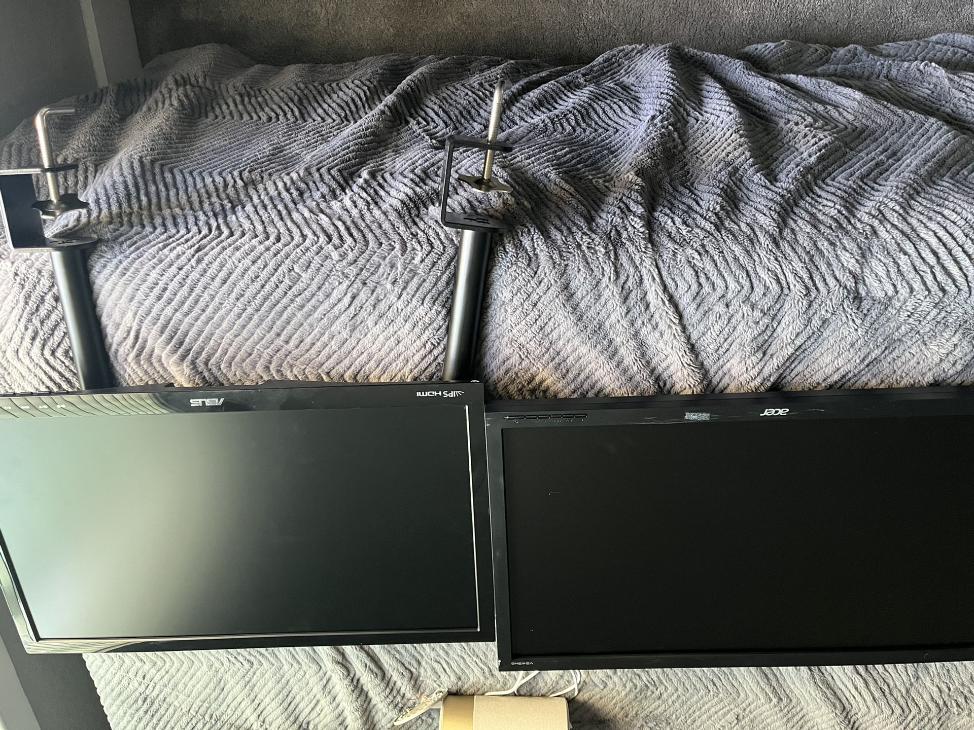 Monitors For Sale Each 100 And 1 Tv Buy Multiple For A Discount