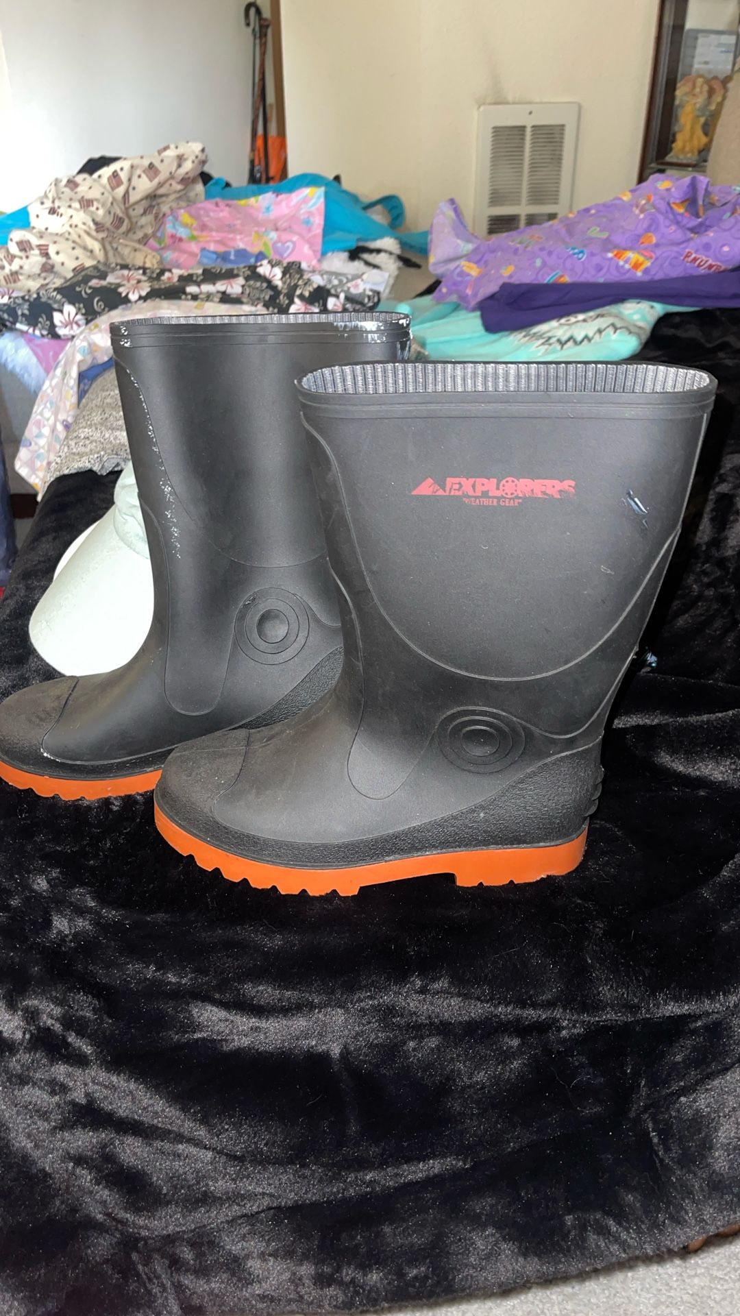 Vintage Explorer Women’s Rubber Waterproof Black Rain Boots