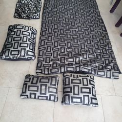 Black/ Silver Queen-sized Comforter 2 Shams 2 Decor Pillows 