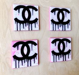 BRAND NEW LUXURY COASTER SET OF 4 IN PINK, WHITE, AND BLACK!!