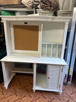 Desk/Hutch/Bookshelf