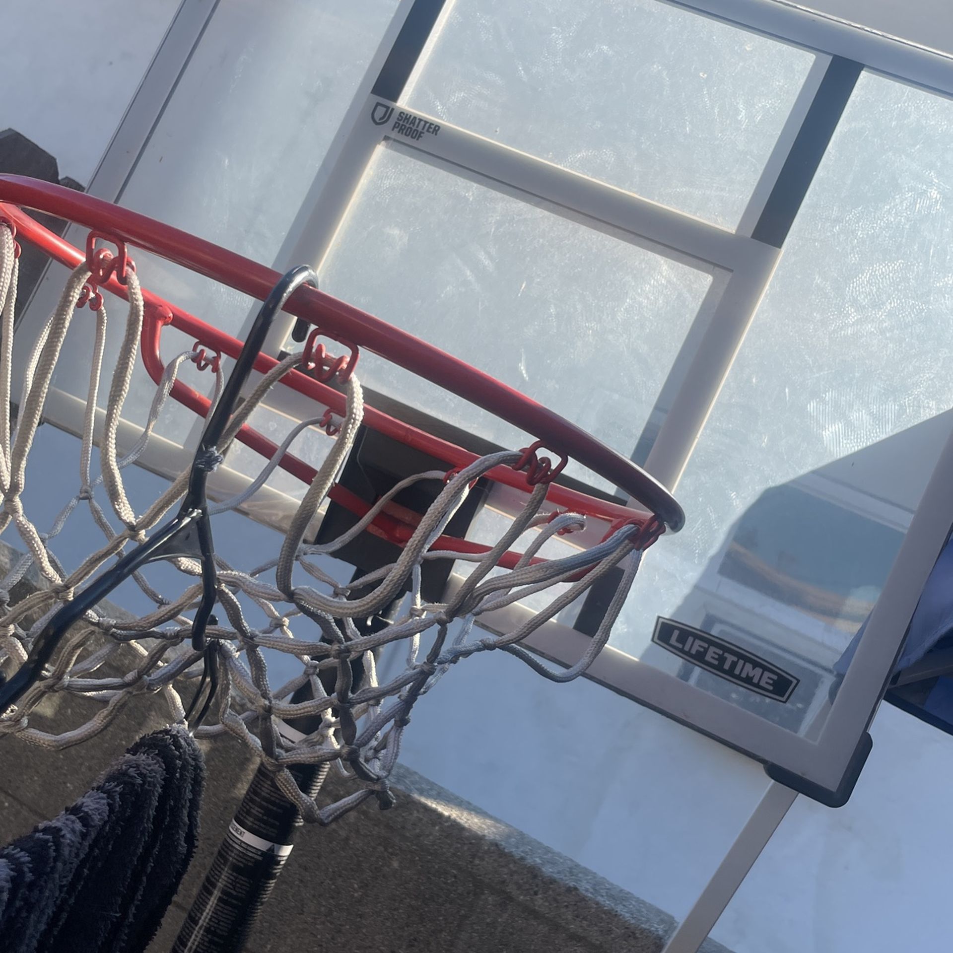 30”lifetime Basketball Hoop