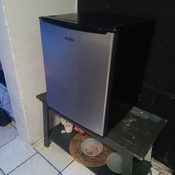 Whirlpool Mini-fridge