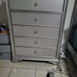 Queen Bedroom Set