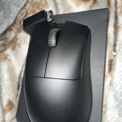 Razer DeathAdder V4 Pro Wireless Gaming Mouse: 56g Lightweight - HyperSpeed Wireless Gen-2 - Optical Scroll Wheel - Optical Switches Gen-4 - Focus Pro