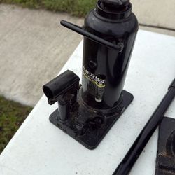 12 Ton Hydraulic Low-Profile Bottle Jack - Black