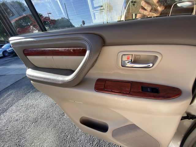 2000 Lexus LX