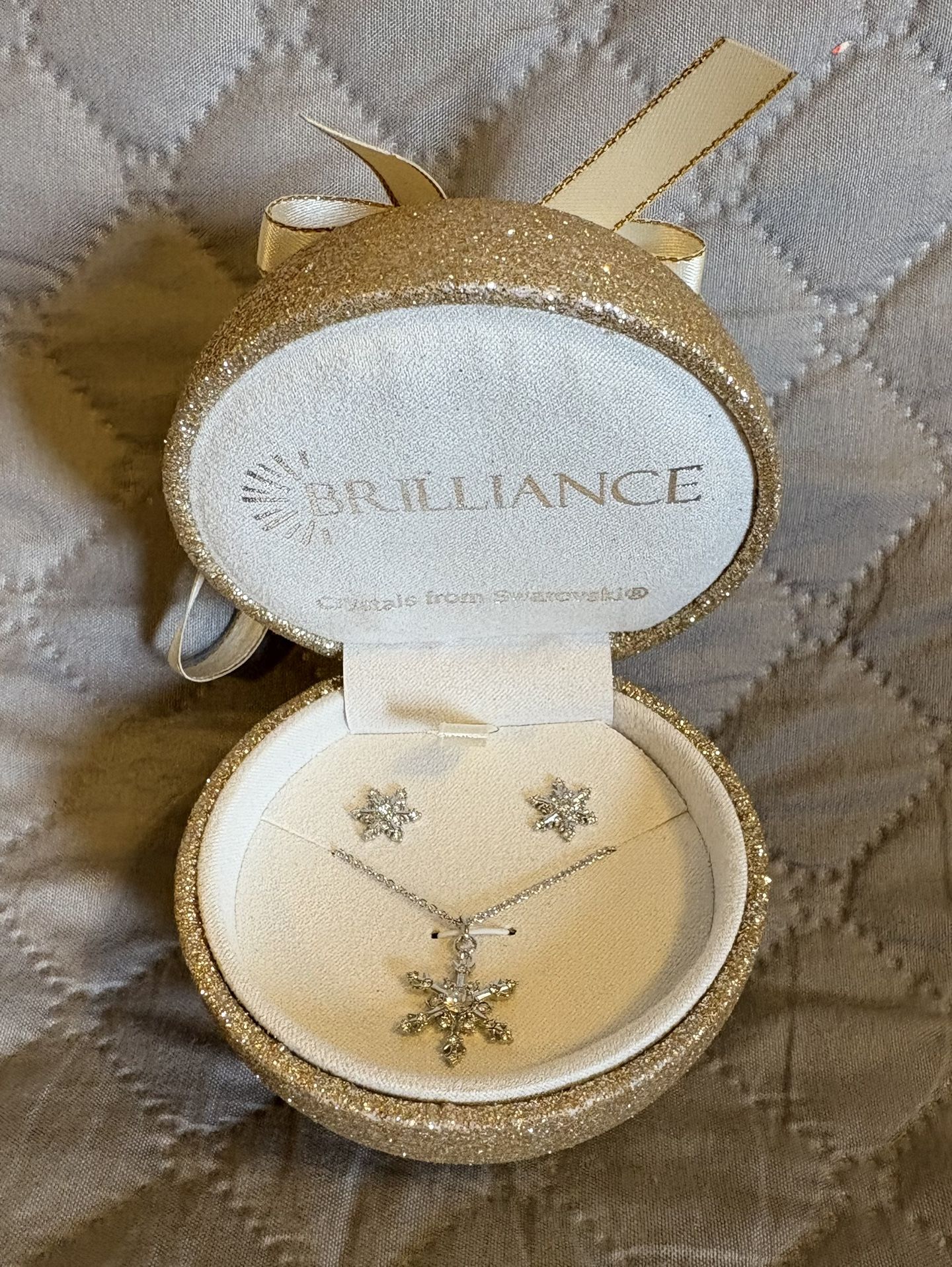 Brilliance Snowflake Necklace Earrings Set Womens Silver Tone Swarovski Crystals